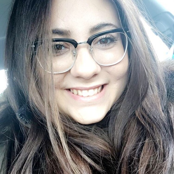 Meet your Posher, Haley - Picture 1 of 1